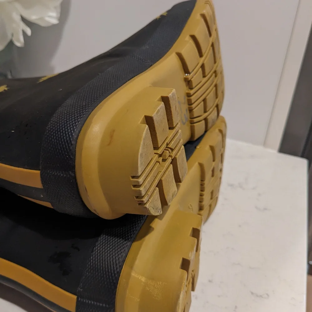 Bumble Bee Welly Rain Boots
